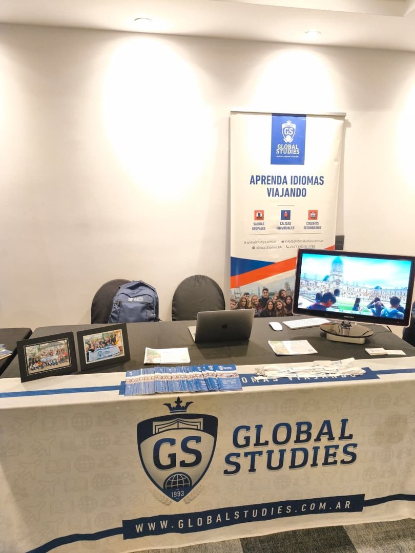 Stand de Global Studies en Share to Lead 2026, en Buenos Aires